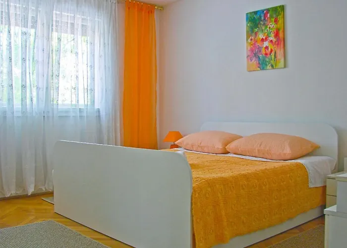 With Wifi - 15329 Apartment Split